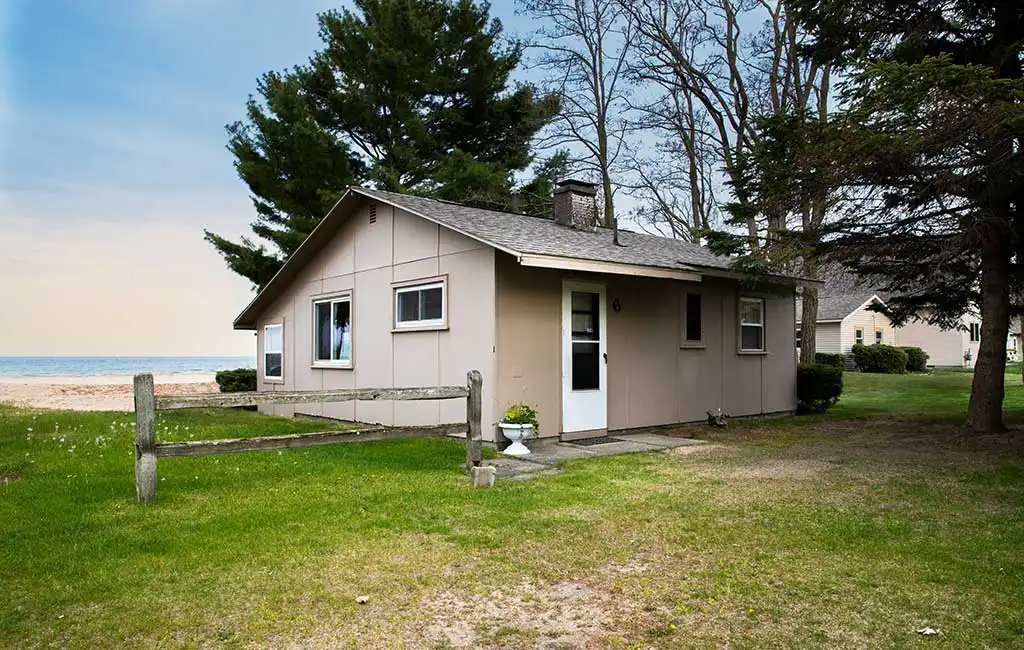 Thomas Parkside Cottages business image in Oscoda, MI